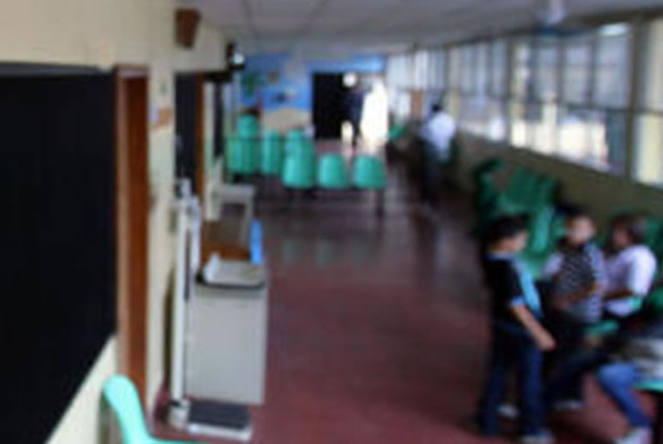 Anuncian despido a empleados del Hospital San Felipe pero serán recontratados en enero