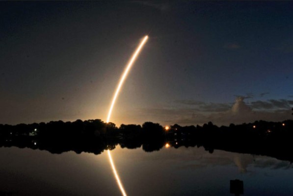 Explican el misterio de una extraña luz sobre Miami