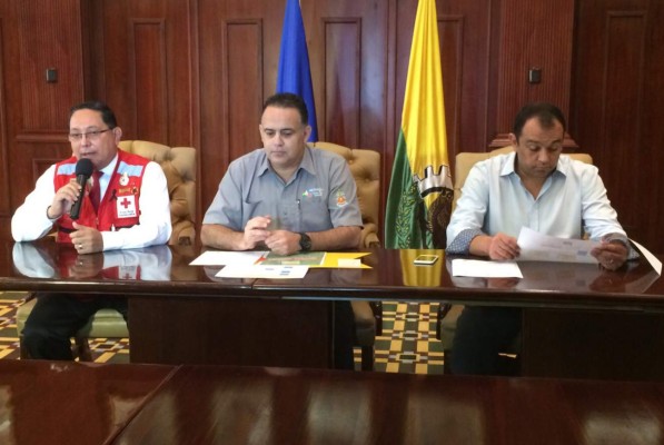 Plaza navideña de San Pedro Sula tiene pista de patinaje sobre hielo