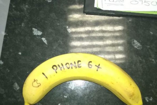 Memes se burlan de la flexibilidad del iphone 6