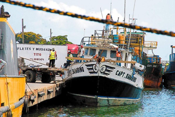 Acuerdan rebaja en servicios portuarios