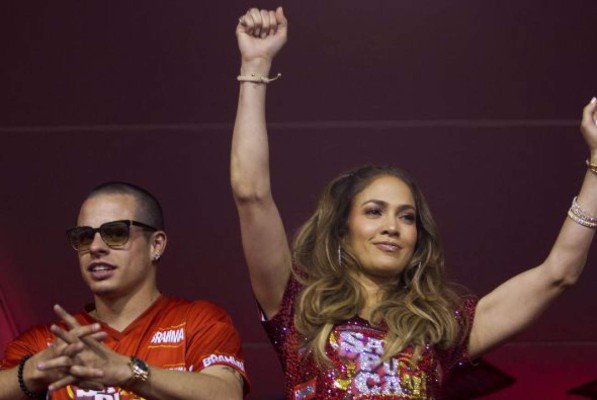 Jennifer López y Casper Smart terminan tras escándalos con gays