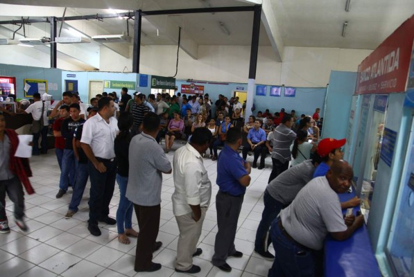 Más de 700 conductores irrespetaron la ley de Tránsito