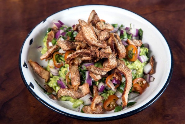 Guacamole con chicharrón crujiente