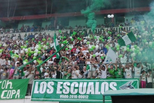 Aficiones de Platense y Olimpia acuerdan paz para despedir a Edgard Álvarez