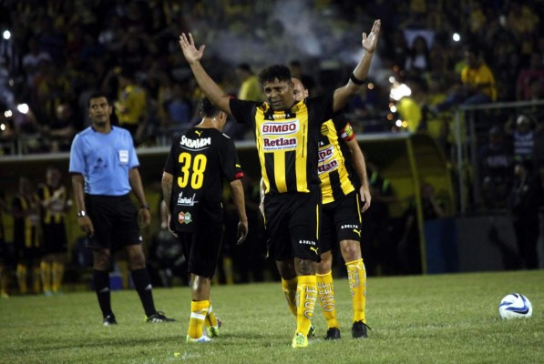 ¡Despedida a lo grande para Carlos Pavón!