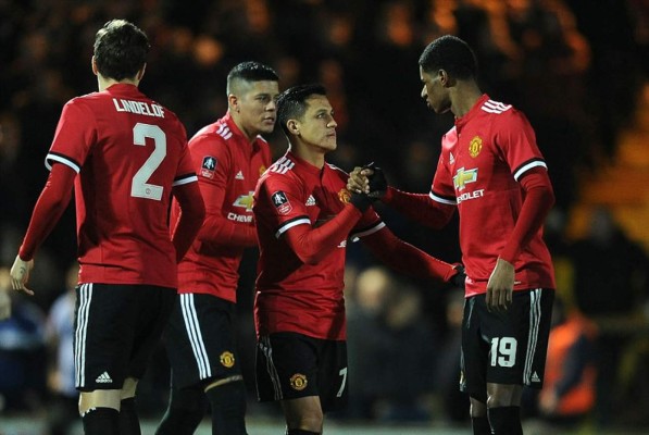 Manchester United golea y avanza en la FA Cup en el debut de Alexis Sánchez
