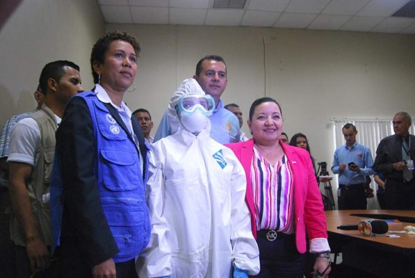 OPS dona a Honduras 150 trajes contra el virus del ébola