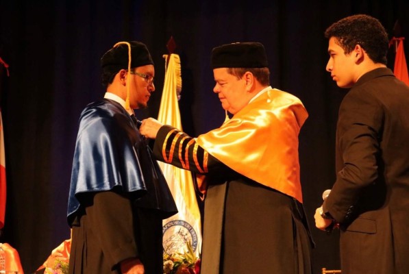 Universidad de San Pedro Sula gradúa a más de 200 profesionales