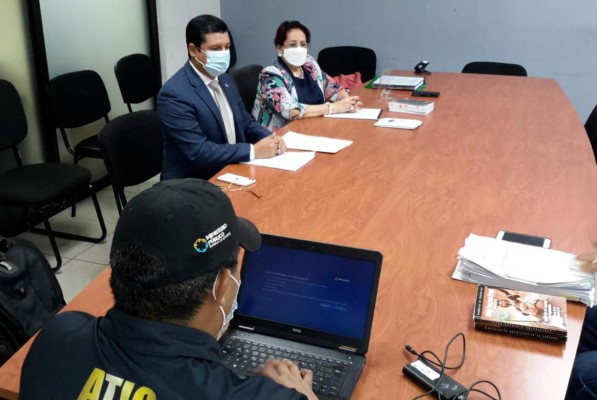 Viceministro de Salud rinde declaración por compras de mascarillas