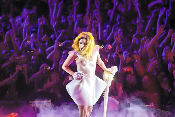 Lady Gaga, polémica y premio