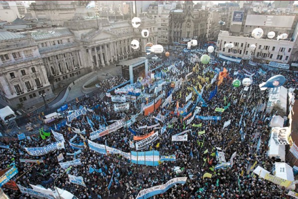 Conflicto del campo colapsa capital argentina