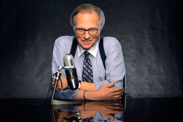 Larry King cuelga los tirantes de CNN