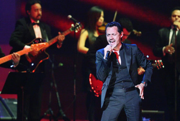 Enrique Iglesias se corona ganador en los Billboard