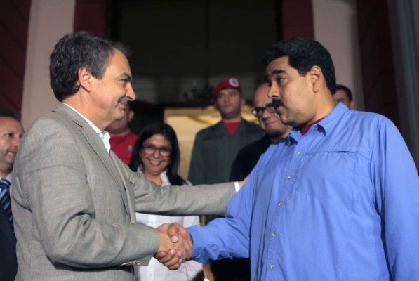 Zapatero aborda con Maduro la posibilidad de diálogo con la oposición