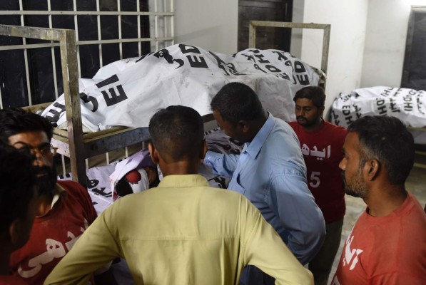 Atentado deja al menos 52 muertos en Pakistán