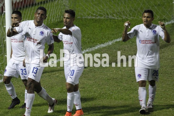 Olimpia sepulta el invicto del Real España y se adueña de la cima