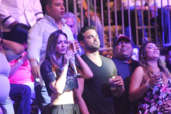 Shannon de Lima se consuela en los brazos de otro amor