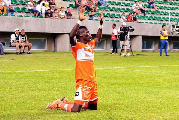 VIDEO: Rubilio Castillo brinda otro triunfo al Correcaminos