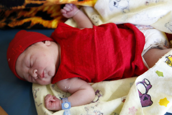Cinco niñas y dos niños fueron los primeros en nacer en Honduras