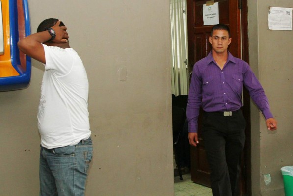 Tribunal declara culpables a policías penitenciarios por fuga de reo