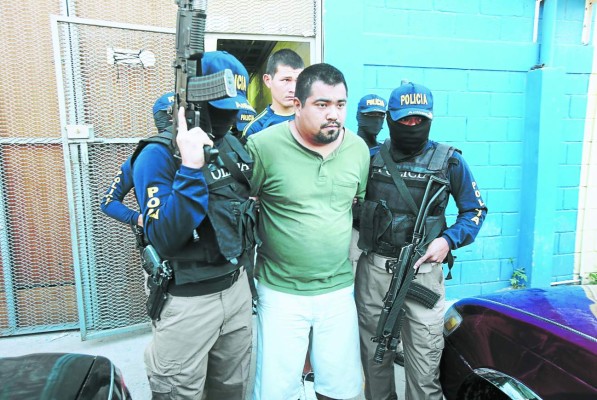 Cae parricida que jefeaba banda de secuestradores