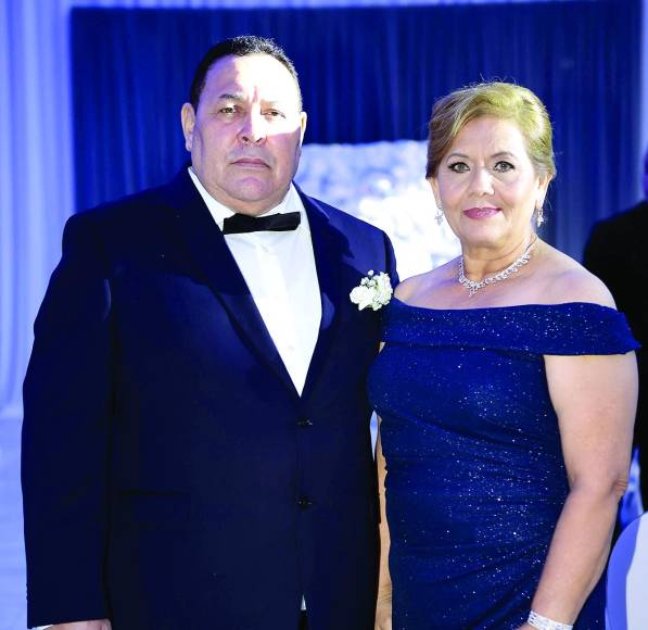 Enil Motiño y Rosa Martínez