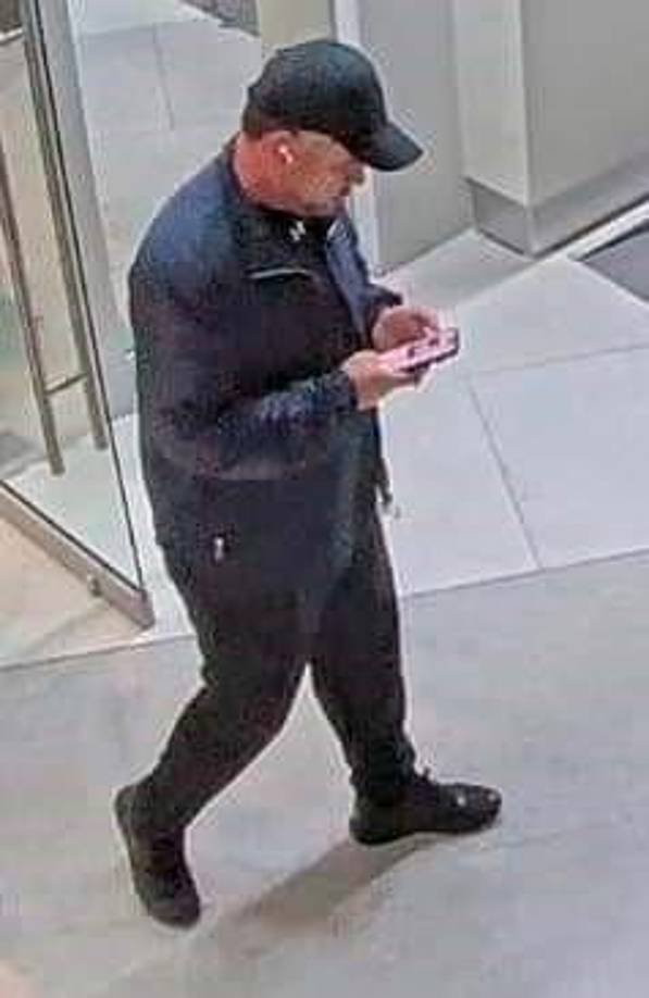 La retención de Chávez Madison ocurrió en la madrugada de este martes, 28 de noviembre, según informó Allan Alvarenga, director del Instituto Nacional de Migración (INM). 