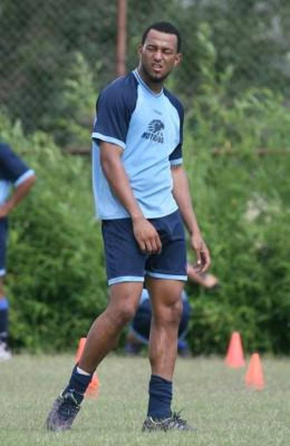 “Muma” Bernárdez en sus inicios como jugador lucía completamente diferente a la manera en que se encuentra hoy.