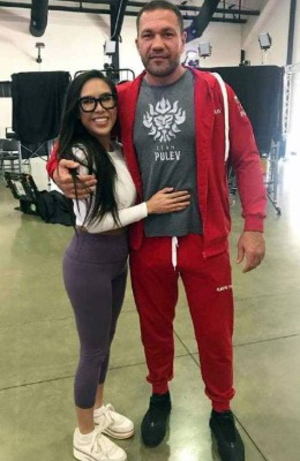 Ravalo, que trabaja como reportera con el nombre de Jenny SuShe para Las Vegas Sports Daily, le preguntó si creía que con su victoria debería darle una oportunidad al inglés Tyson Fury.