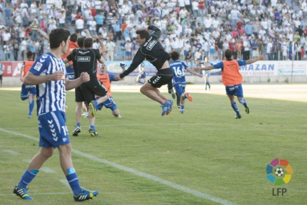 Jonathan Mejía anota, pero Real Jaén desciende