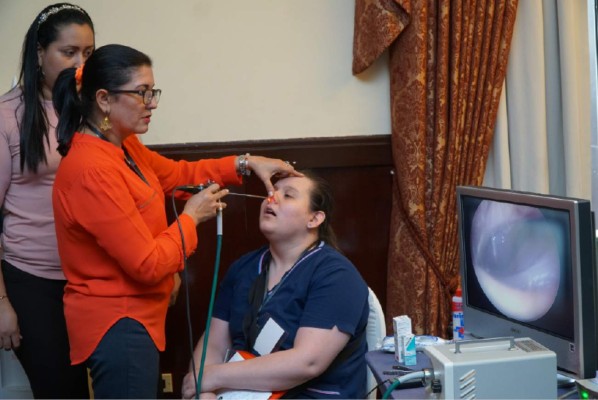 Otorrinos se actualizan en temas pediátricos en congreso