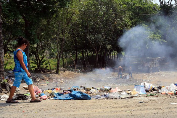 Contaminación por basurero clandestino en El Carmen