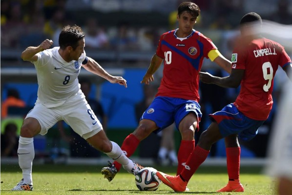Costa Rica, líder del Grupo de la Muerte con empate ante Inglaterra