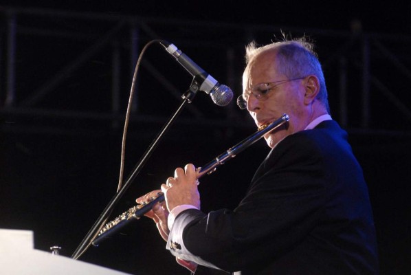 Kuczynski, el 'Gringo” flautista que gobernará Perú