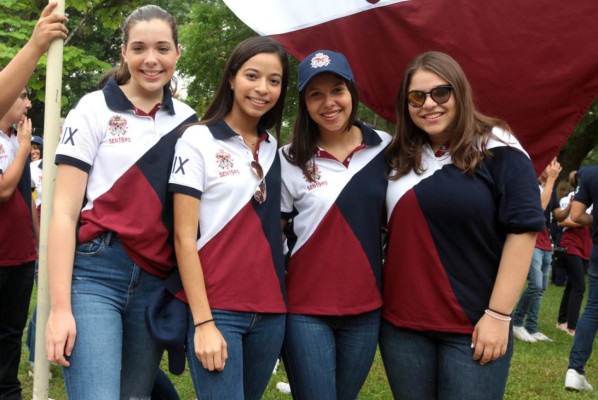 Algarabía por el último año escolar en la EIS