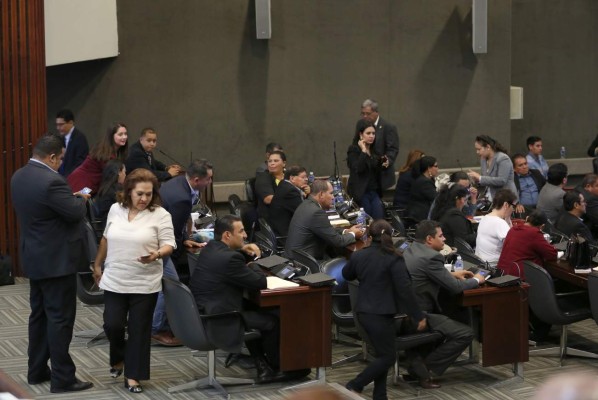 Aún no nombran comisión de dictamen para regular reelección