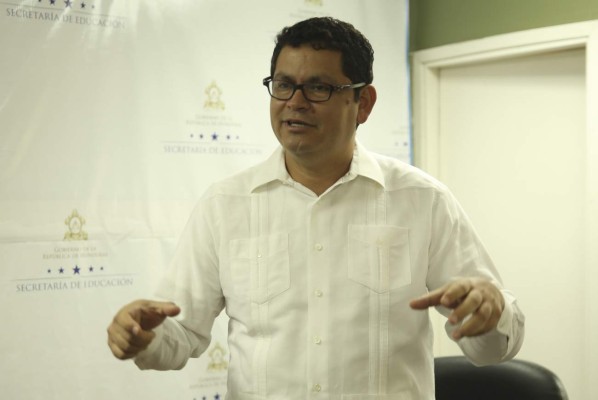 Educación analizará sanciones a los empleados señalados por corrupción