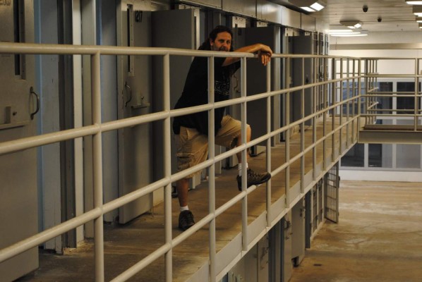 Por $100 puede pasar la noche como en ‘El Pozo’