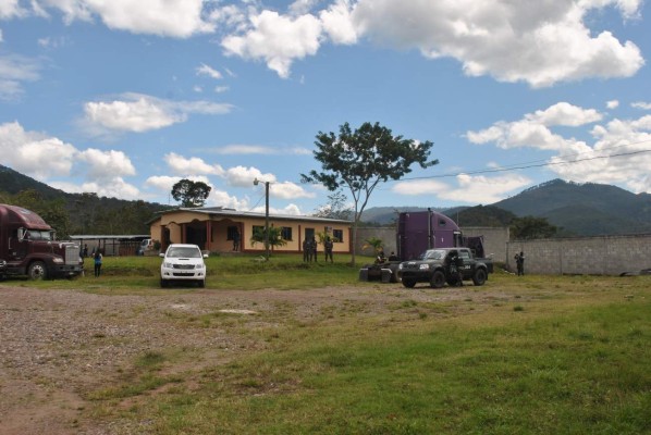 Aseguran 16 bienes en Comayagua de hondureña en EUA