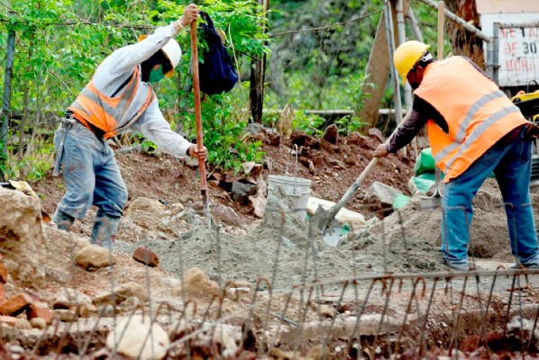 'La región necesita endeudarse e intensificar el comercio regional”