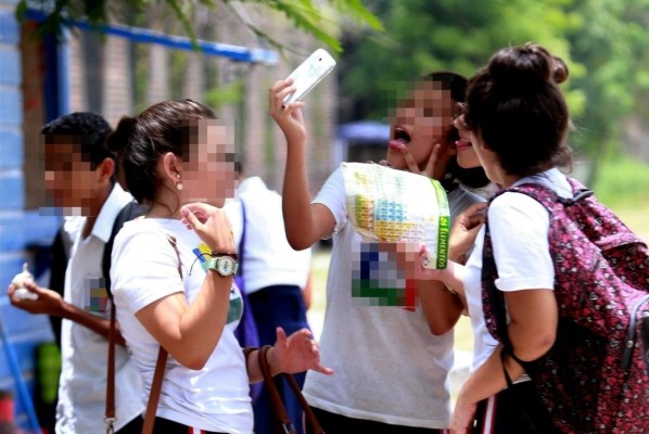 Desnudos y pornografía, lo más visto en celulares de colegiales hondureños
