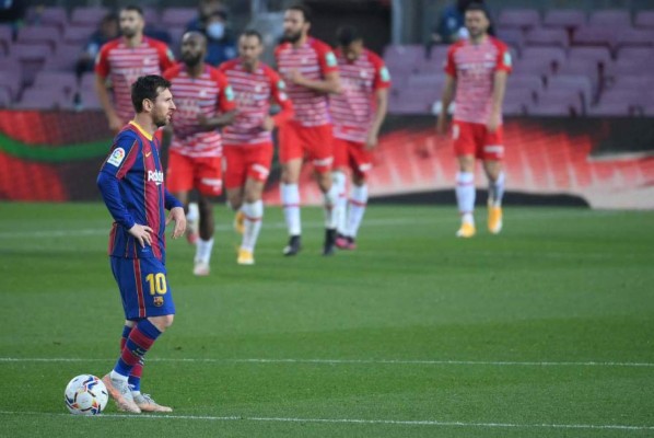 ¡Batacazo! Barcelona pierde como local ante Granada y deja escapar la oportunidad de ser líder