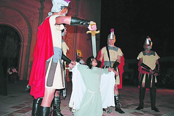 Presentan obra teatral con 370 años de antigüedad