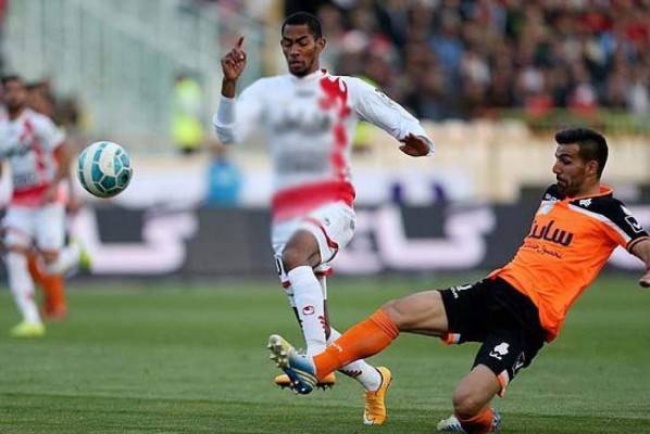 Bengtson salió expulsado en juego del Persépolis de Irán