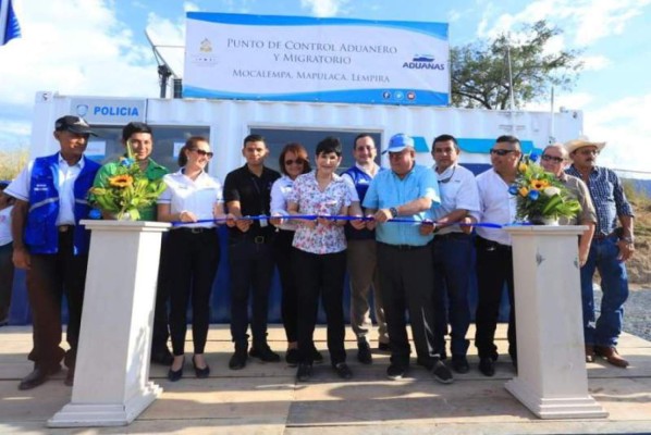 Inauguran aduana terrestre de Mocalempa en Lempira