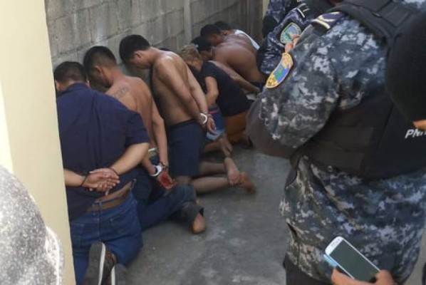 Cae banda de miembros de la pandilla 18 implicada en diez homicidios