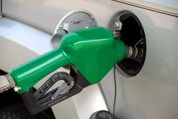 Gasolina regular, la que más subirá en Honduras a partir del lunes