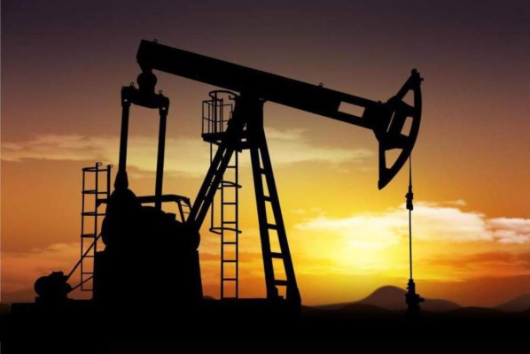 El precio del petróleo se desploma por debajo de los $0 y marca historia