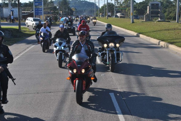 Unos 500 motociclistas rugieron en el Motofest de Siguatepeque